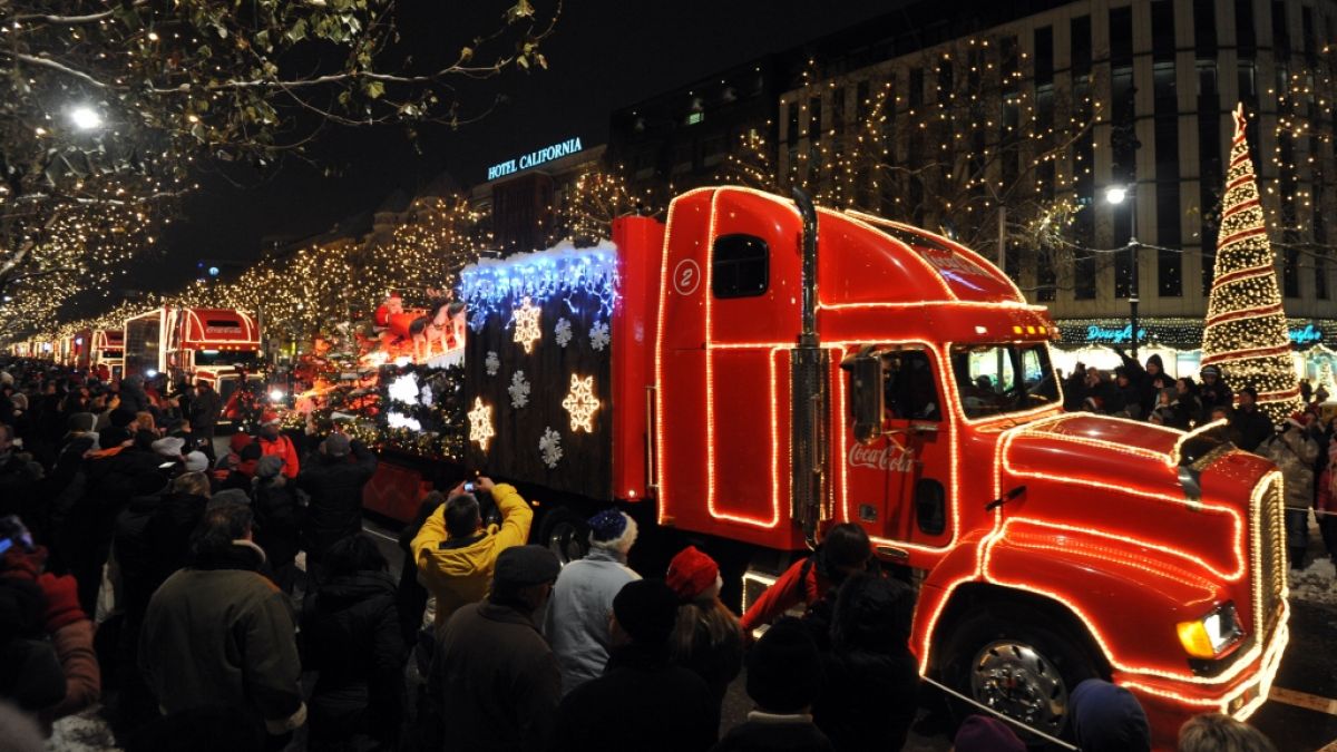 Die Coca-Cola Weihnachtstrucks auf Tour durch Deutschland. (Foto)