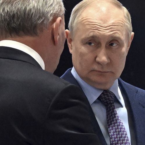 Er ringt mit dem Tod! Schüsse treffen Putin-Vertrauten bei Anschlag auf der Krim