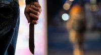 In einer Klinik in Regensburg hat ein 14-Jähriger einen 7-Jährigen bei einer Messerattacke getötet.