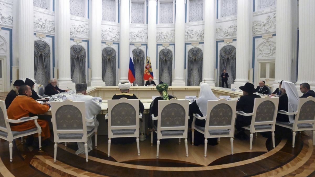 Wladimir Putin hält seine Gäste gerne auf Distanz. (Foto)