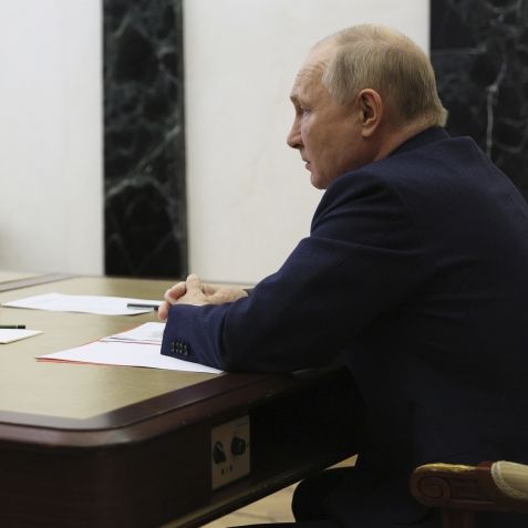 Ärzte seit Tagen mit Putin-Leiche in Raum verschanzt laut Telegram-Kanal