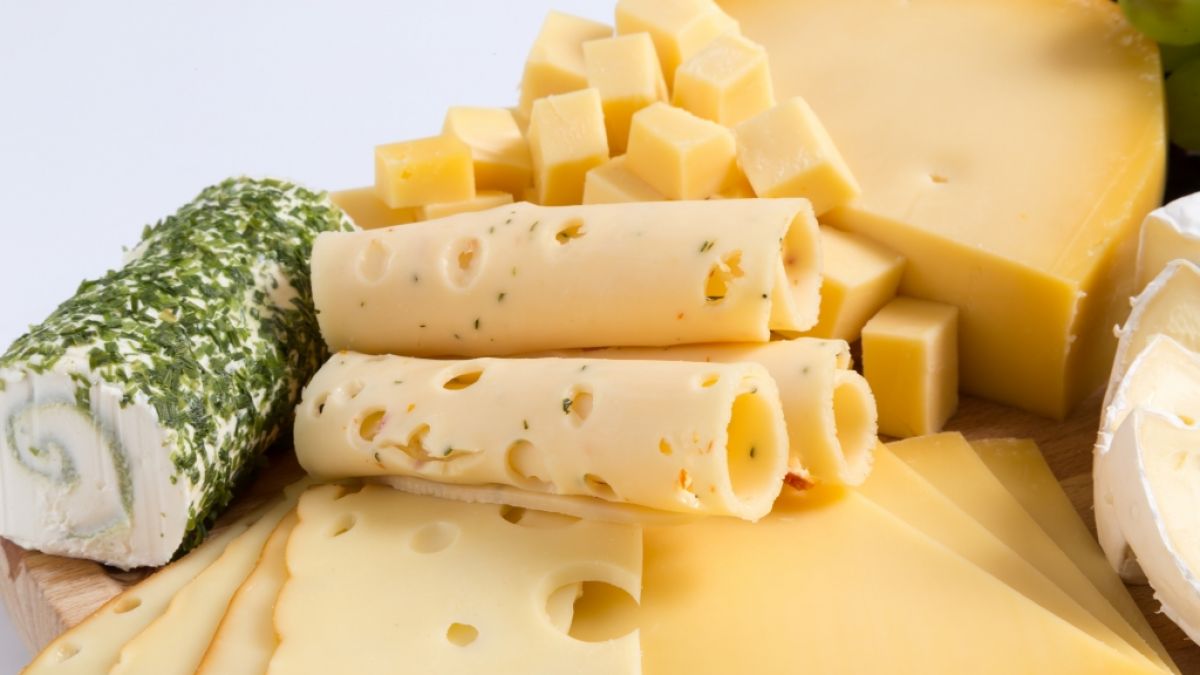 Ein Käsehersteller ruft aktuell einen Schnittkäse aus seinem Sortiment zurück. (Foto)