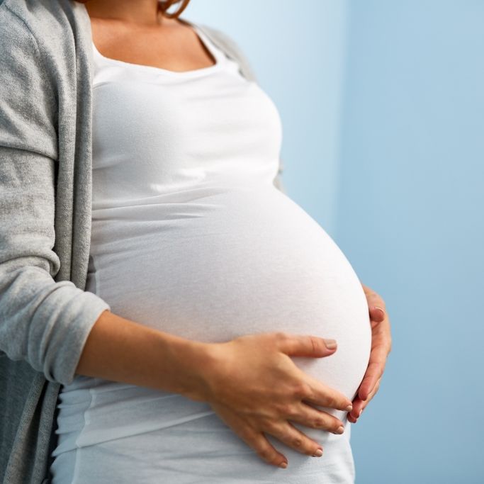 Sie war im 8. Monat schwanger! TV-Star (35) plötzlich gestorben