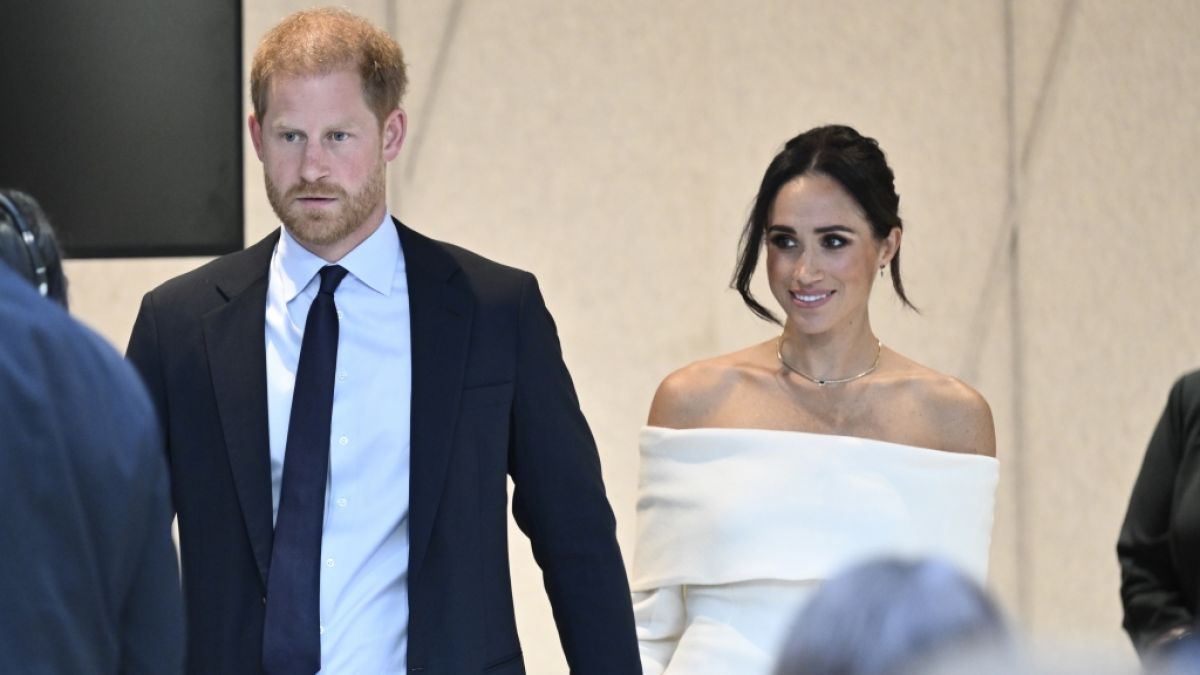 Sieht so ein Ehepaar aus, das gemeinsam an einem Strang zieht? Bei Prinz Harry und Meghan Markle soll es immer häufiger krachen. (Foto)