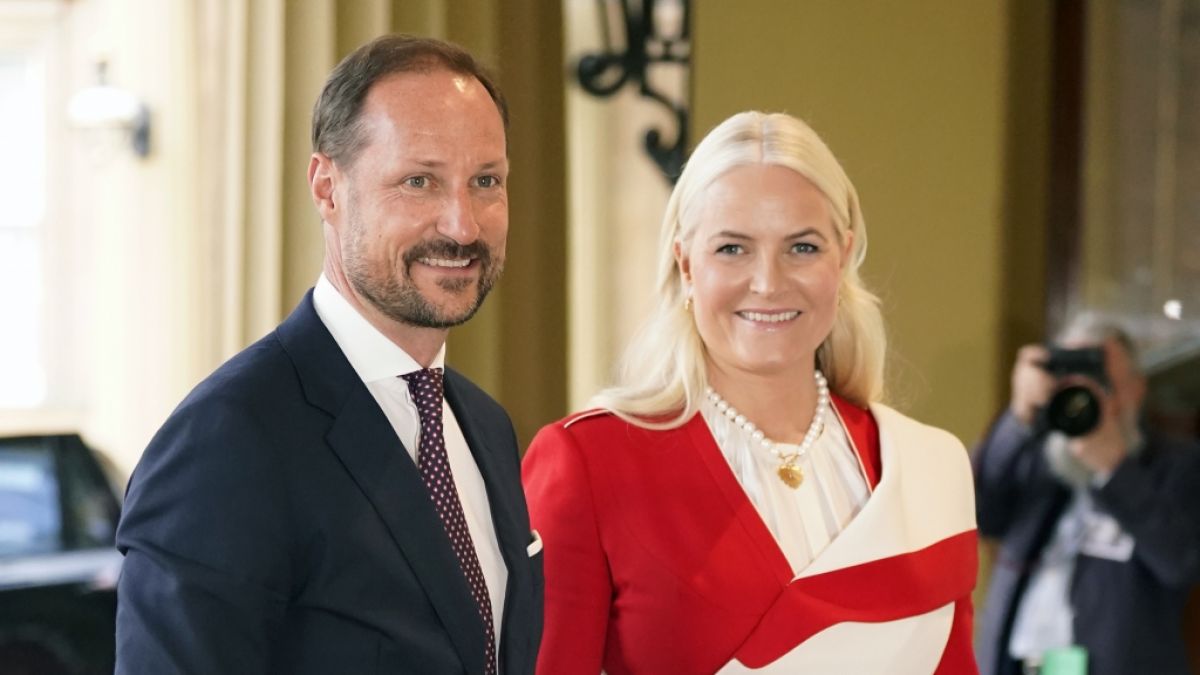 Ihre Liebe hält seit über 20 Jahren trotz anfänglicher Trennung: Norwegens Kronprinz Haakon und seine Ehefrau Mette-Marit. (Foto)