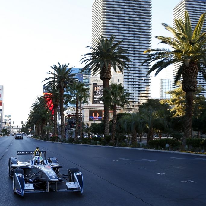 Trotz Strafzeit! Verstappen baut bei Las-Vegas-Show Formel-1-Rekordserie aus