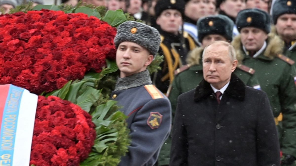 Wladimir Putin soll bereits 300.000 Soldaten im Ukraine-Krieg verloren haben. (Foto)