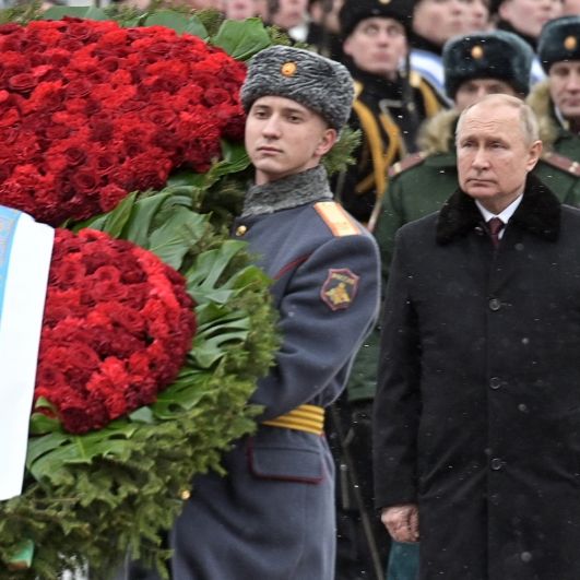 Horror-Zahlen! Kreml-Tyrann schickte mehr als 300.000 Soldaten in den Tod