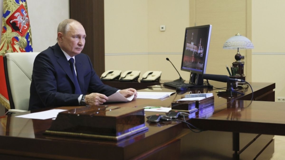 Wladimir Putin dürfte über "seine" Nacktbilder gar nicht erfreut sein. (Foto)