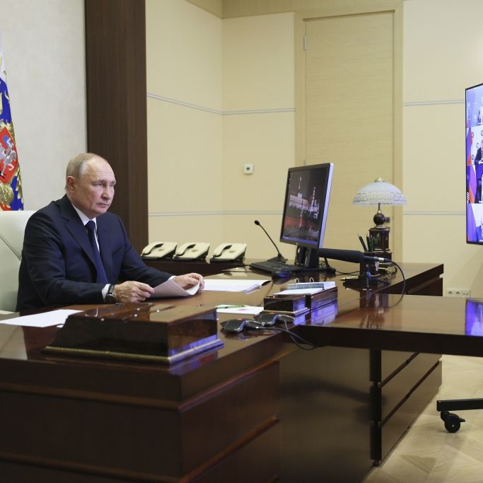 Eiskalt! Eigener Minister verspottet Kreml-Tyrann in Kabinettssitzung