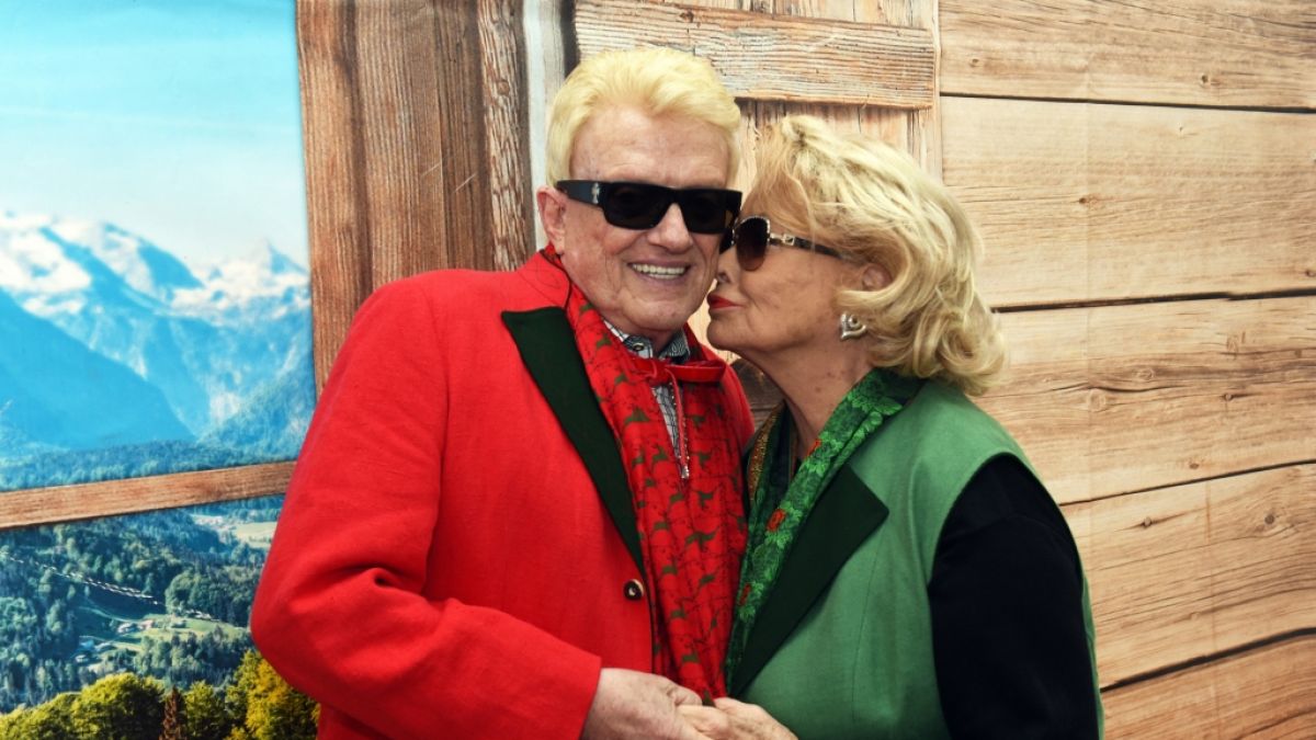 Heino und seine Hannelore bei der Eröffnung des Oktoberfests 2019. Die Frau des Schlagersängers soll einem Bericht zufolge im Alter von 82 Jahren gestorben sein. (Foto)