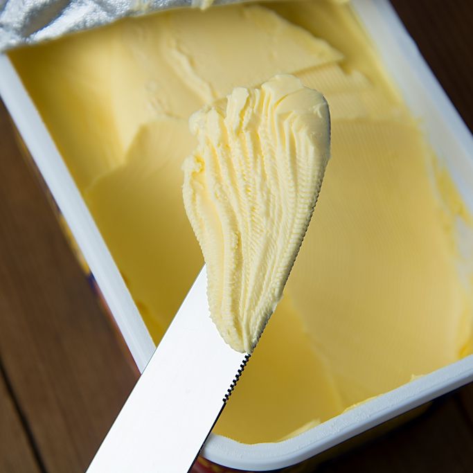Krebserregendes Mineralöl in Margarine! Nur ein Produkt ist 