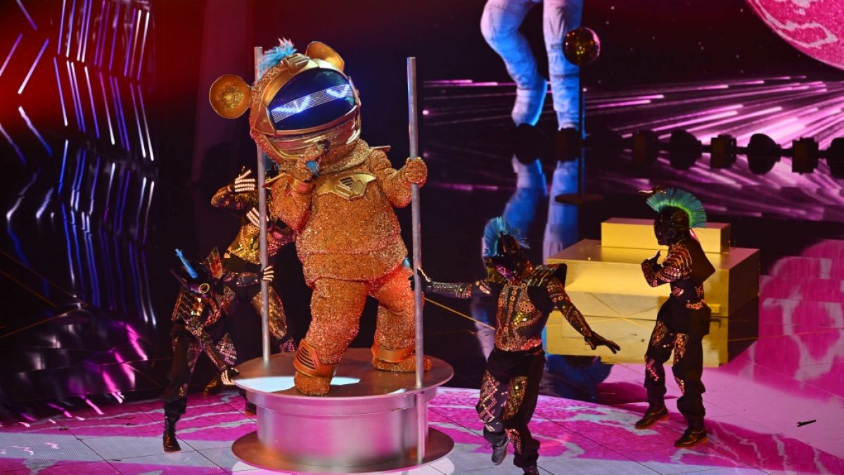Die Marsmaus schmetterte in der dritten Live-Show von "The Masked Singer" voller Inbrunst einen Hit von Robbie Williams - trotzdem musste die Maske fallen. (Foto)