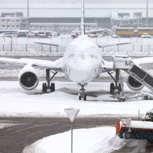 Eisregen-Warnung! Flugverkehr wird am Dienstag zeitweilig eingestellt