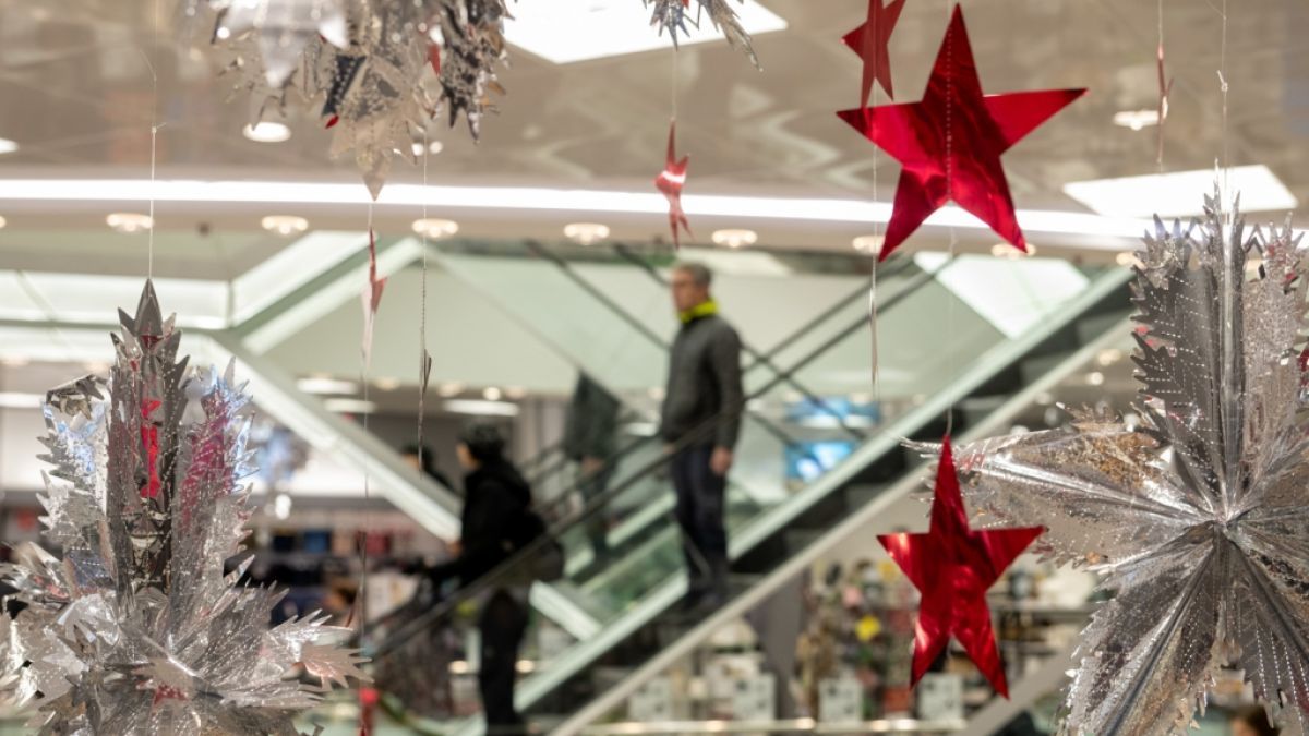 Geschlossene Läden kurz vor Weihnachten? Einer Drohung von Verdi zufolge könnte das bald Realität werden, wenn im Einzelhandel gestreikt wird. (Foto)