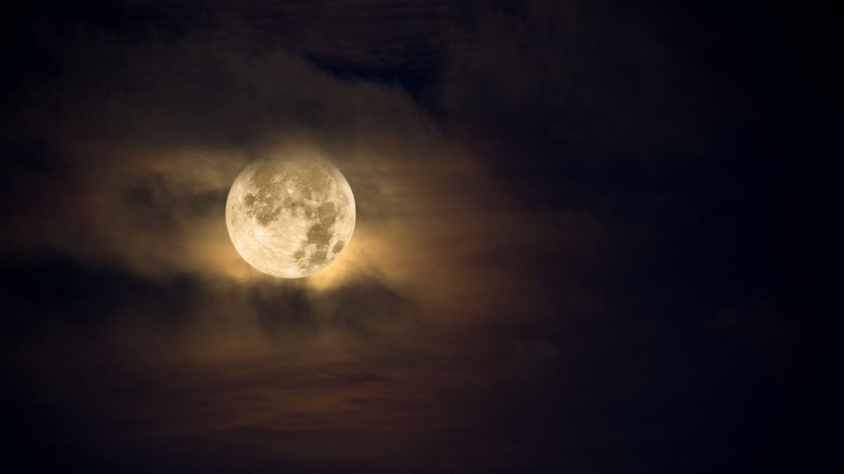In der letzten und längsten Vollmondnacht des Jahres leuchtet ein Cold Moon am Himmel. (Foto)