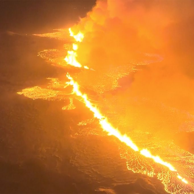 Schockierende Videos! Augenzeugen filmen gigantische Lava-Fontänen