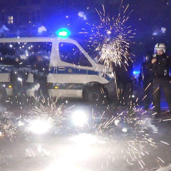 4.500 Polizisten im Einsatz! So wappnet sich Berlin gegen Pyro-Chaoten