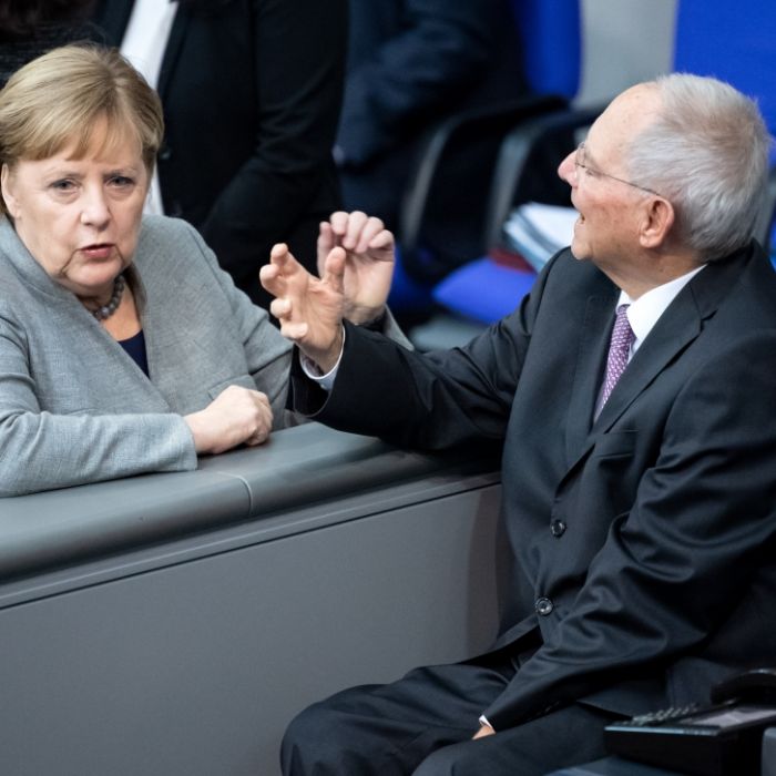 Altkanzlerin schwänzt Schäuble-Beerdigung! Das ist der Grund