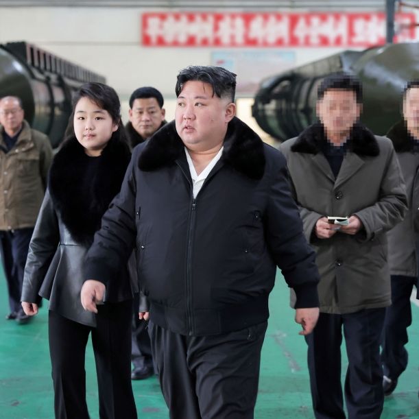 Inseln evakuiert! Nordkorea-Diktator feuert über 200 Granaten an Seegrenze ab