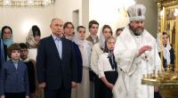 Wladimir Putin feierte das orthodoxe Weihnachtsfest mit den Familien gefallener Russen-Soldaten.