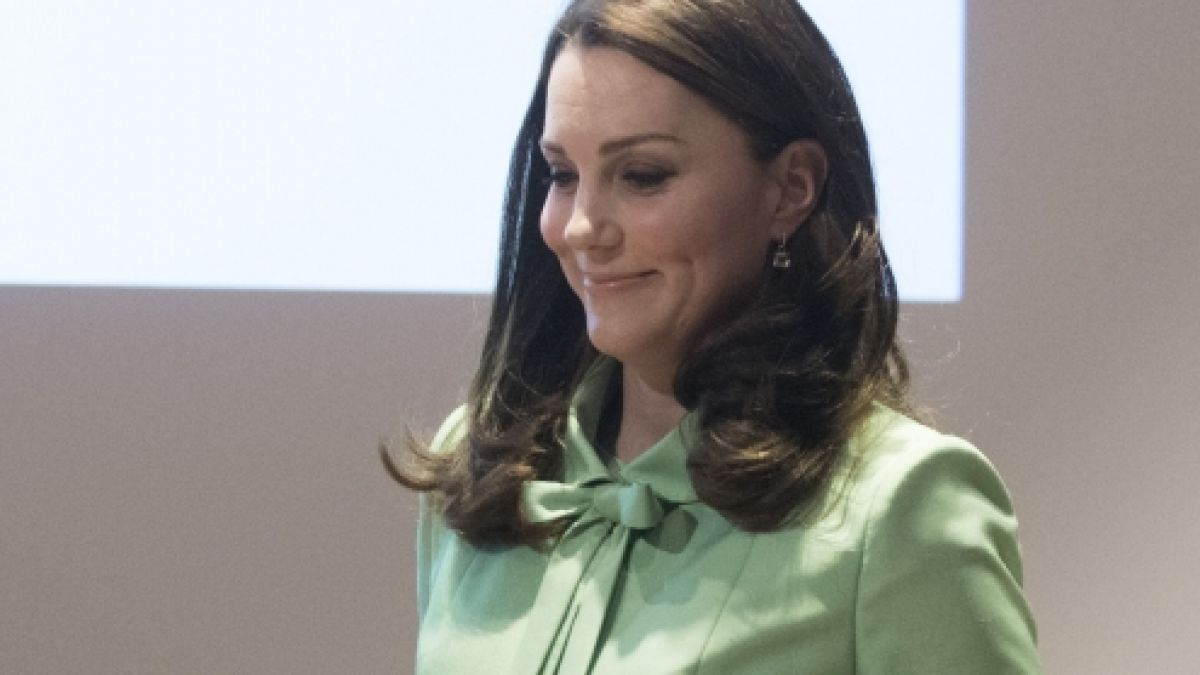 So schön schwanger: Prinzessin Kate, hier mit ihrem dritten Kind Prinz Louis unterm Herzen, ließ es sich auch während ihrer Schwangerschaft nicht nehmen, royale Pflichten zu erledigen. (Foto)