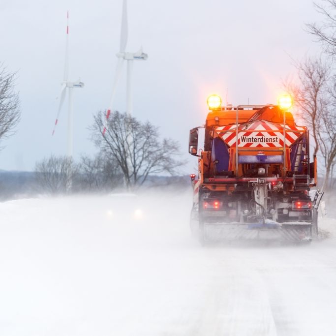 Schneewalze rollt über Deutschland! Meteorologen warnen vor Luftmassengrenze