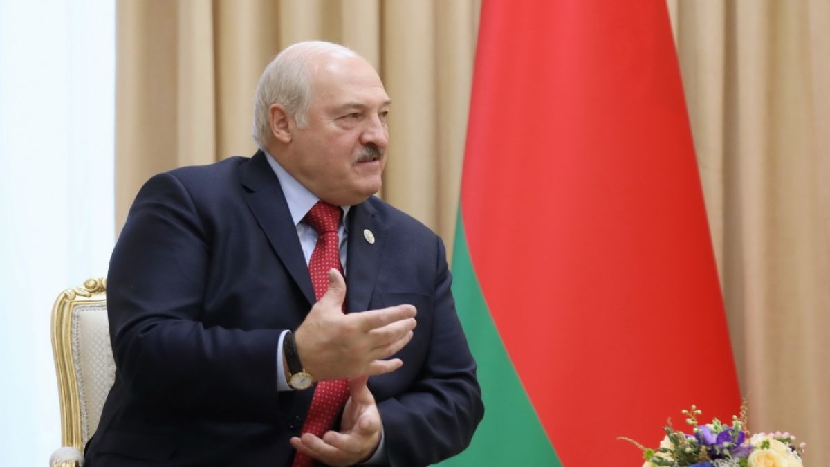 Belarus-Diktator Alexander Lukaschenko will durch eine neue Militärdoktrin den Einsatz von Atomwaffen ermöglichen. (Foto)