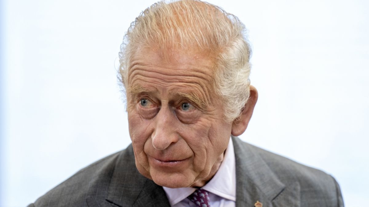 Royals-Fans sind in Sorge um König Charles III.: Der Briten-Monarch muss wegen einem operativen Eingriff ins Krankenhaus. (Foto)