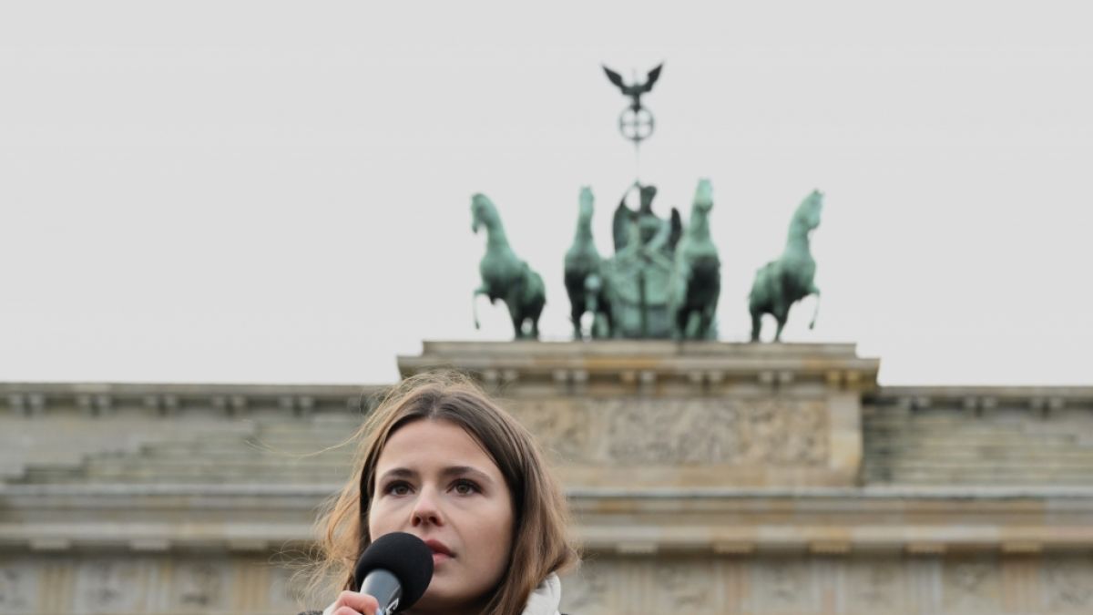 Klimaaktivistin Luisa Neubauer spricht nach den Demonstrationen gegen rechts vom "deutschen Frühling". (Foto)