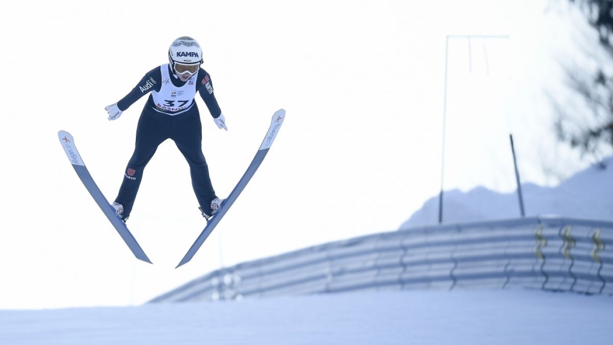 Vom 16. bis 18. Februar gehen die Skisprung-Damen im Skispringen-Weltcup 2023/24 in Rasnov an den Start. (Foto)
