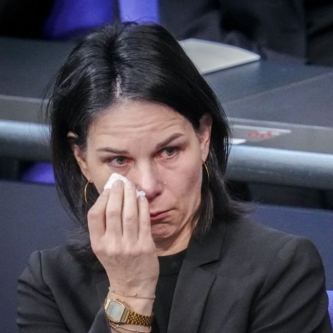 Gefühlsausbruch im Bundestag! Deshalb musste die Außenministerin weinen
