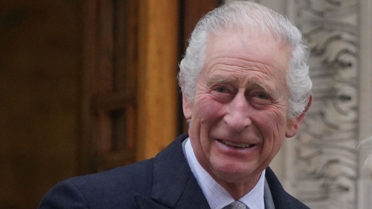 #König Charles III.: Schock nebst den Royals! Briten-Monarch hat Krebs – Prinz Harry kündigt Visite an