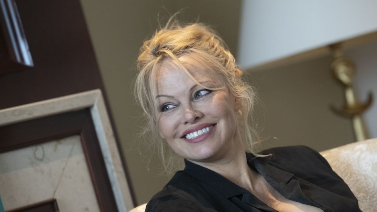 Pamela Anderson begeistert Fans erneut mit ihrer natürlichen Schönheit. (Foto)