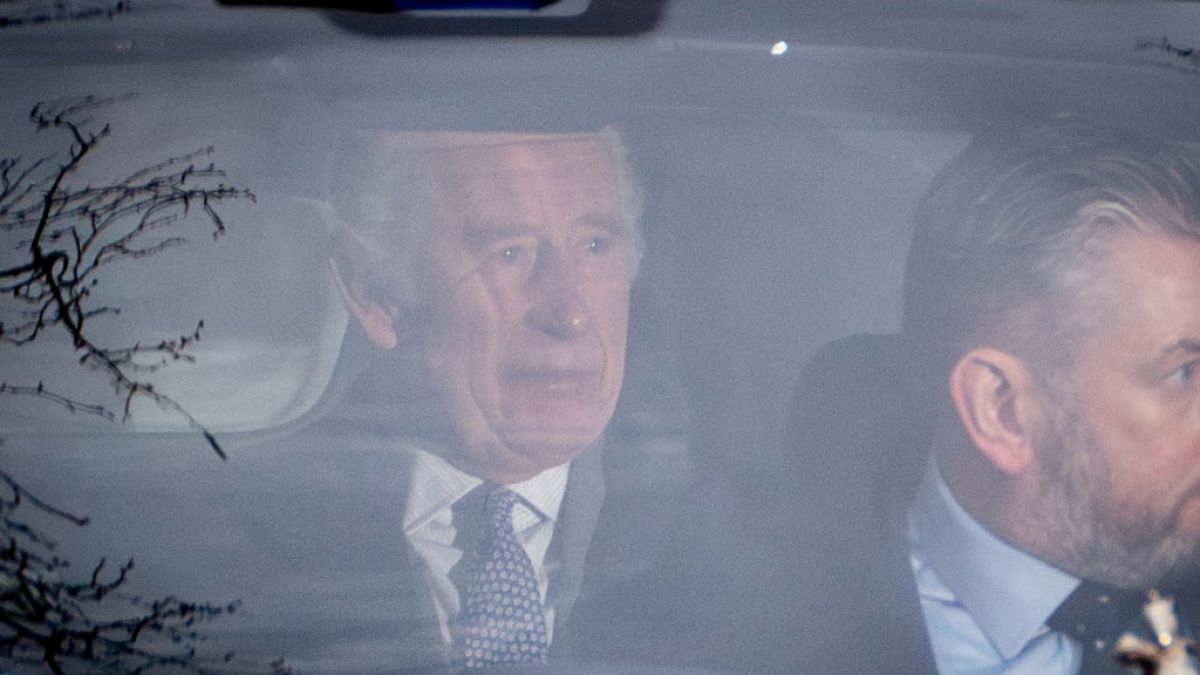 König Charles III. an Krebs erkrankt: Netz spekuliert über sein baldiges Ableben. (Foto)