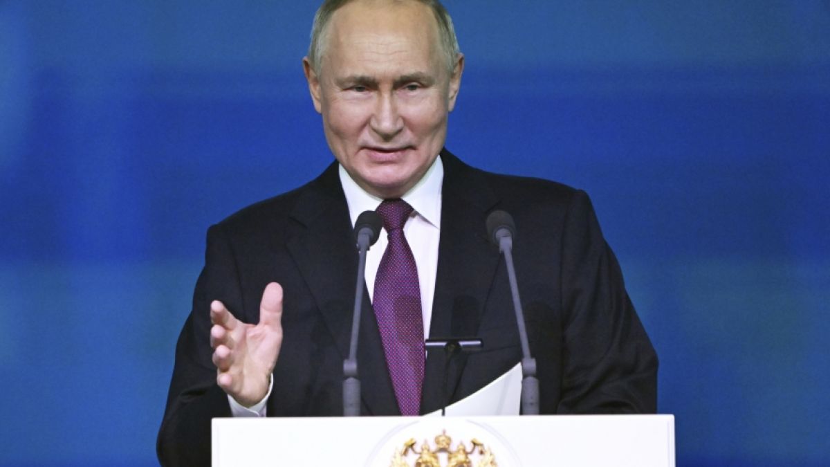 Wladimir Putin will mit einer gigantischen Mauer aus Zügen die Ukraine aufhalten. (Foto)