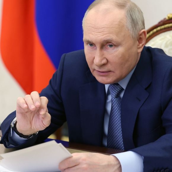 Kreml-Chef blamiert! Putins Flugzeuge fallen auseinander
