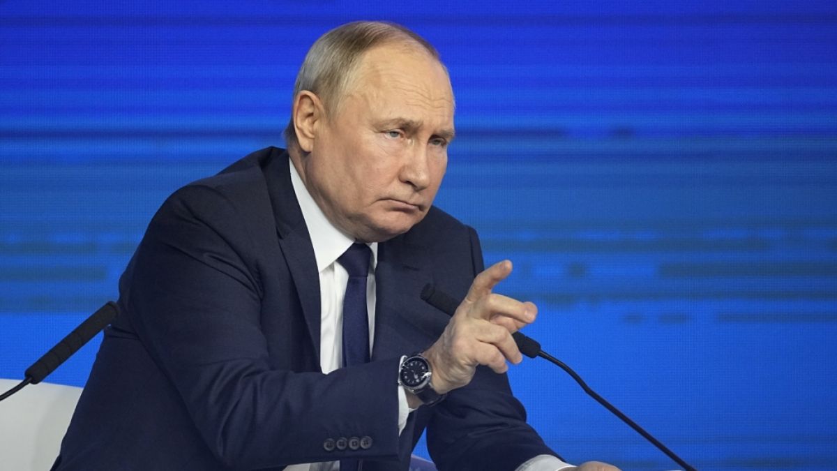 Wladimir Putin erhebt Gebietsansprüche auf die Ukraine. Jetzt hagelt es für seine historische Begründung dafür Spott. (Foto)