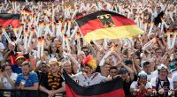 In zahlreichen deutschen Städten wird es (wie hier bei der Fußball-WM 2018) wieder Public Viewing während der UEFA Euro 2024 geben.