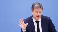 Robert Habeck (Bündnis 90/Die Grünen), Bundesminister für Wirtschaft und Klimaschutz, spricht bei der Pressekonferenz zur Vorstellung des Jahreswirtschaftsberichts 2024.