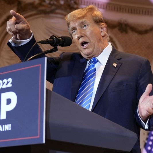Trump wütet bei Auftritt wie verrückt und spricht vom Untergang