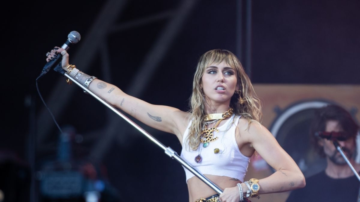 Miley Cyrus heizt mit einem neuen Werbevideo ein. (Foto)