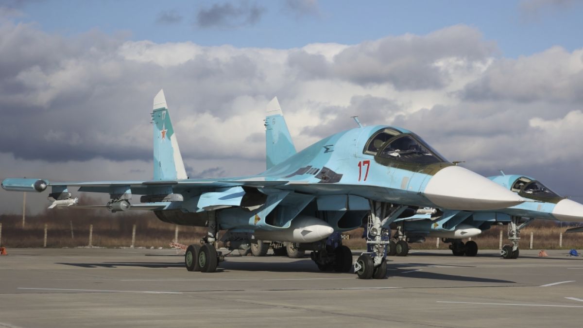 Wladimir Putin lobte die russische Luftwaffe, während sie Verluste verzeichnete. (Foto)