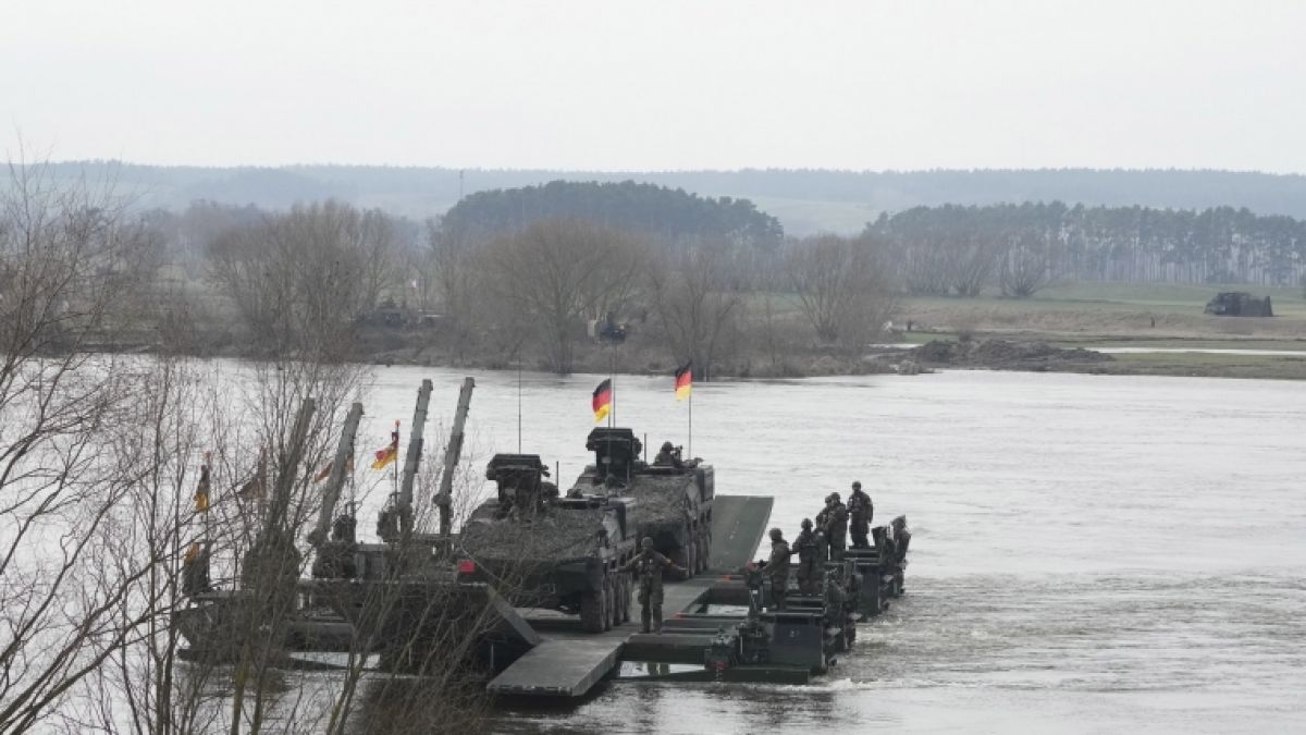 Polnische und andere NATO-Truppen nehmen an Militärübungen teil. (Foto)