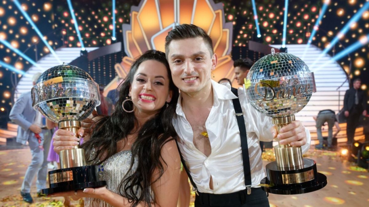 Die beiden Profitänzer und "Let's Dance" Stars Malika Dzumaev und Zsolt Sandor Cseke sind ein Tanz- und Liebespaar. (Foto)