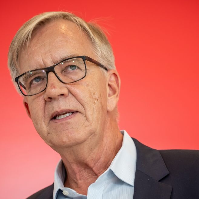 Dietmar Bartsch gibt seinen Posten als Fraktionsvorsitzender der Partei Die Linke auf.