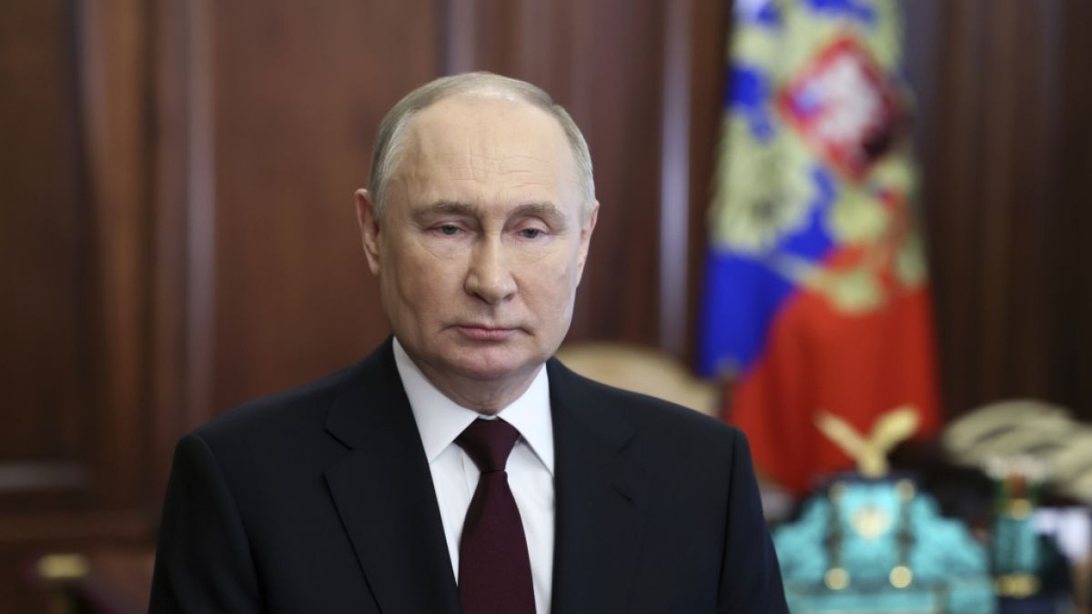 Der Stalin-Urenkel glaubt, dass Wladimir Putin tot ist. (Foto)