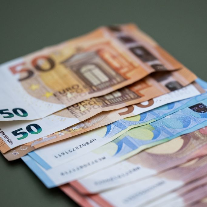 Weniger Steuern durch neues Gesetz - Rentner sparen Tausende Euro