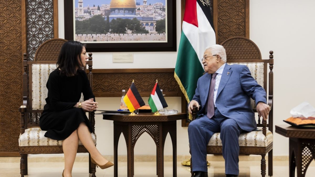 Annalena Baerbock sorgt mit einem Treffen von Palästinenser-Präsident Mahmoud Abbas für Entsetzen. (Foto)