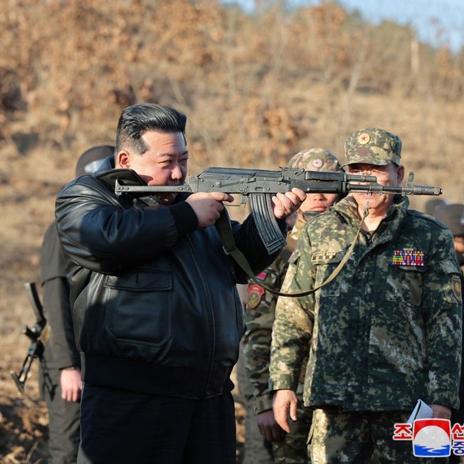 Nordkorea-Machthaber spielt Panzer-Krieg und schickt offene Drohung gegen 